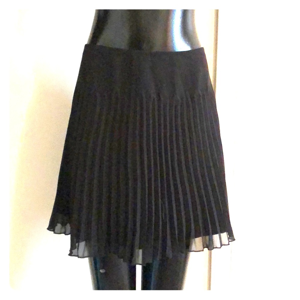 Pleated express black skirt